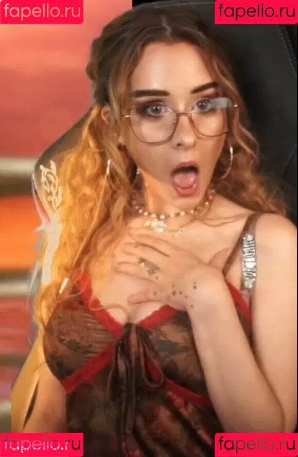 elina / yaboielina Onlyfans Photo Gallery 