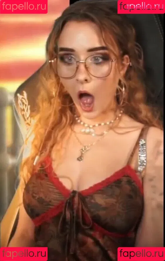 elina / yaboielina Onlyfans Photo Gallery 