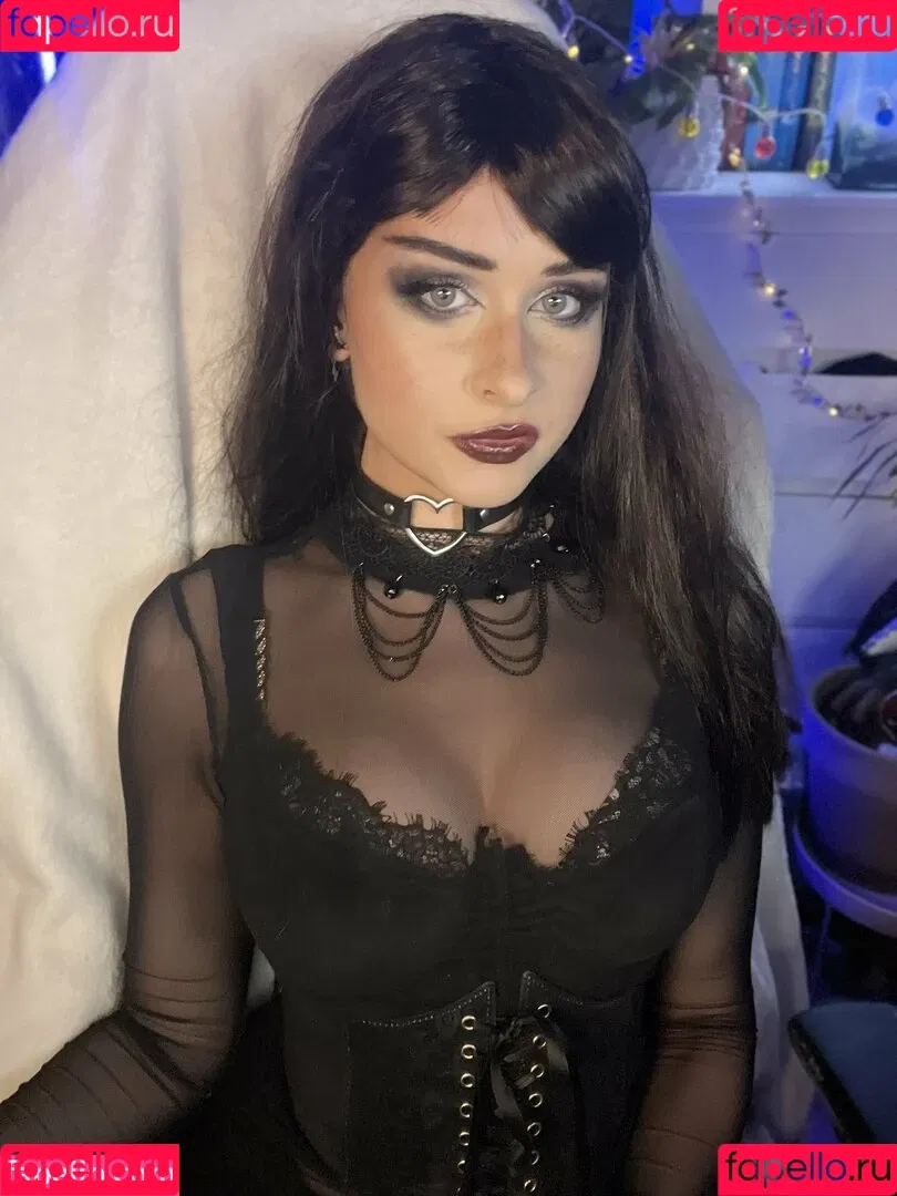 elina / yaboielina Onlyfans Photo Gallery 