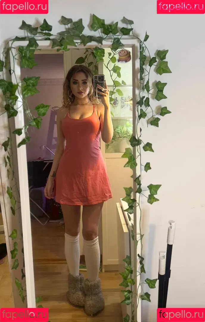 elina / yaboielina Onlyfans Photo Gallery 