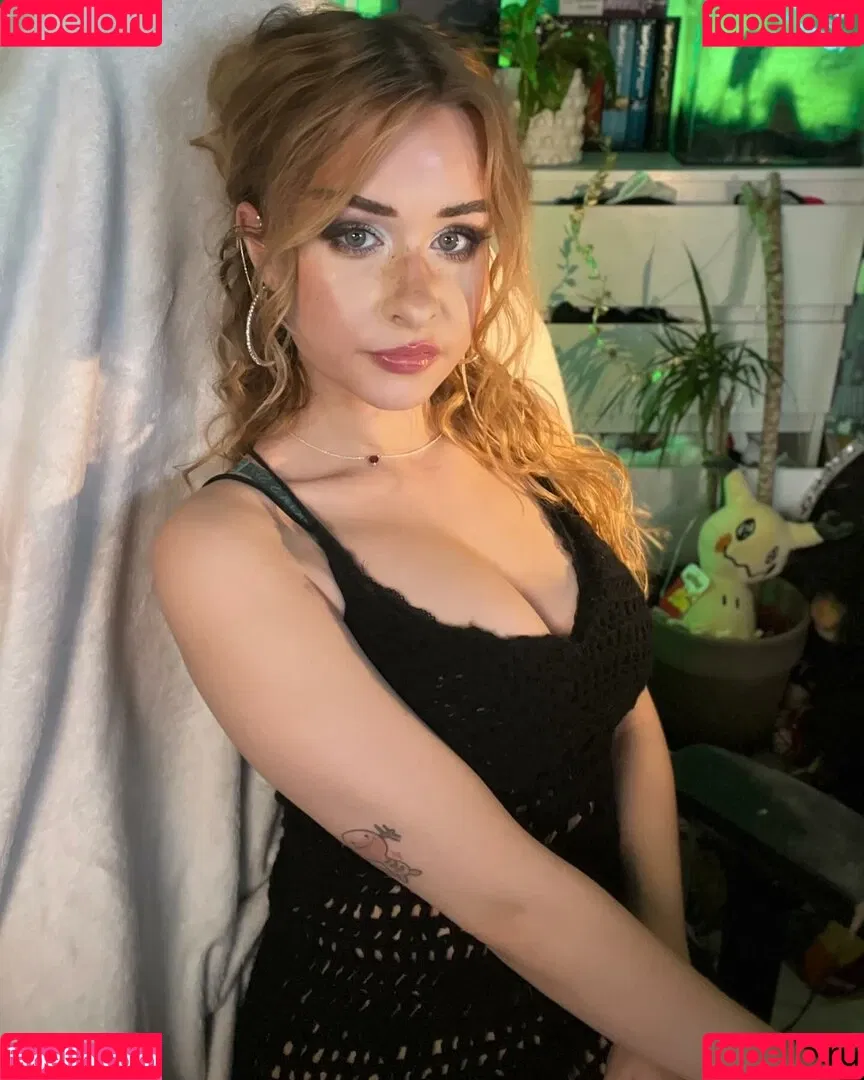 elina / yaboielina Onlyfans Photo Gallery 