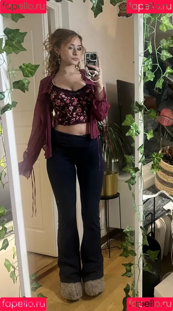 elina / yaboielina Onlyfans Photo Gallery 