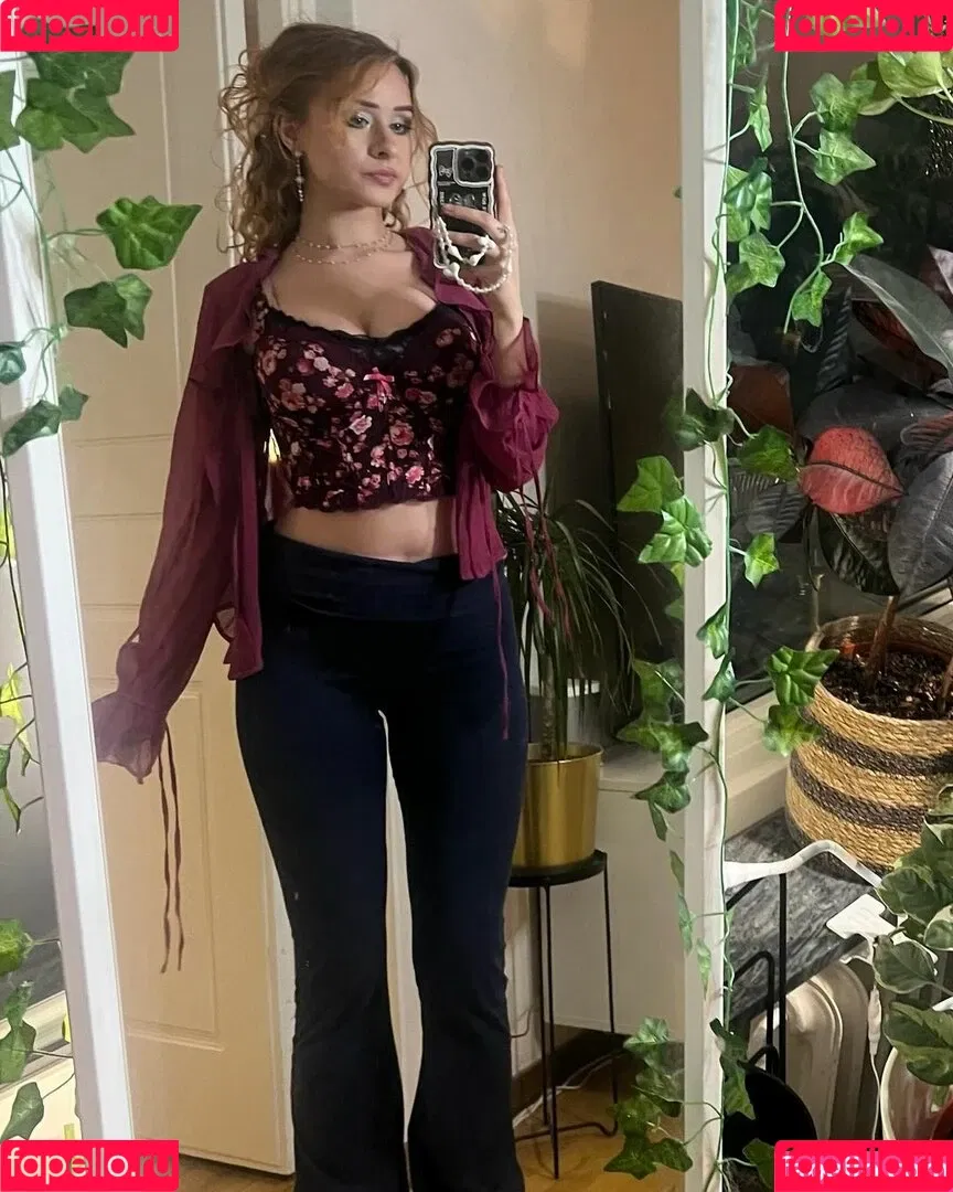 elina / yaboielina Onlyfans Photo Gallery 