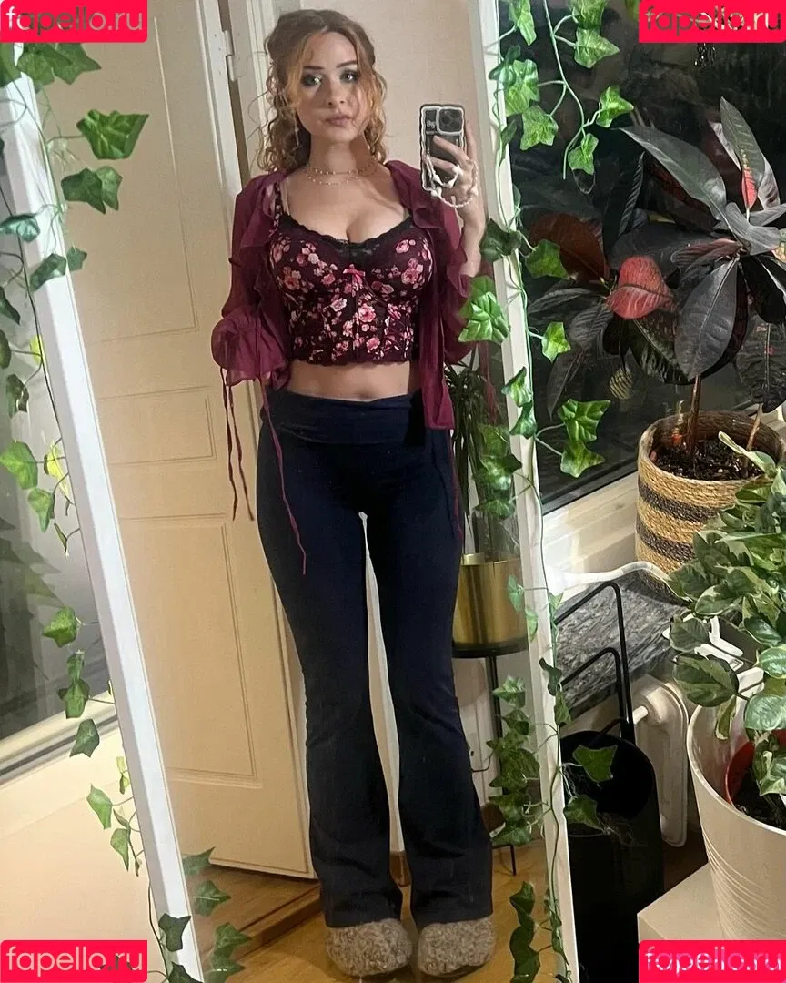 elina / yaboielina Onlyfans Photo Gallery 