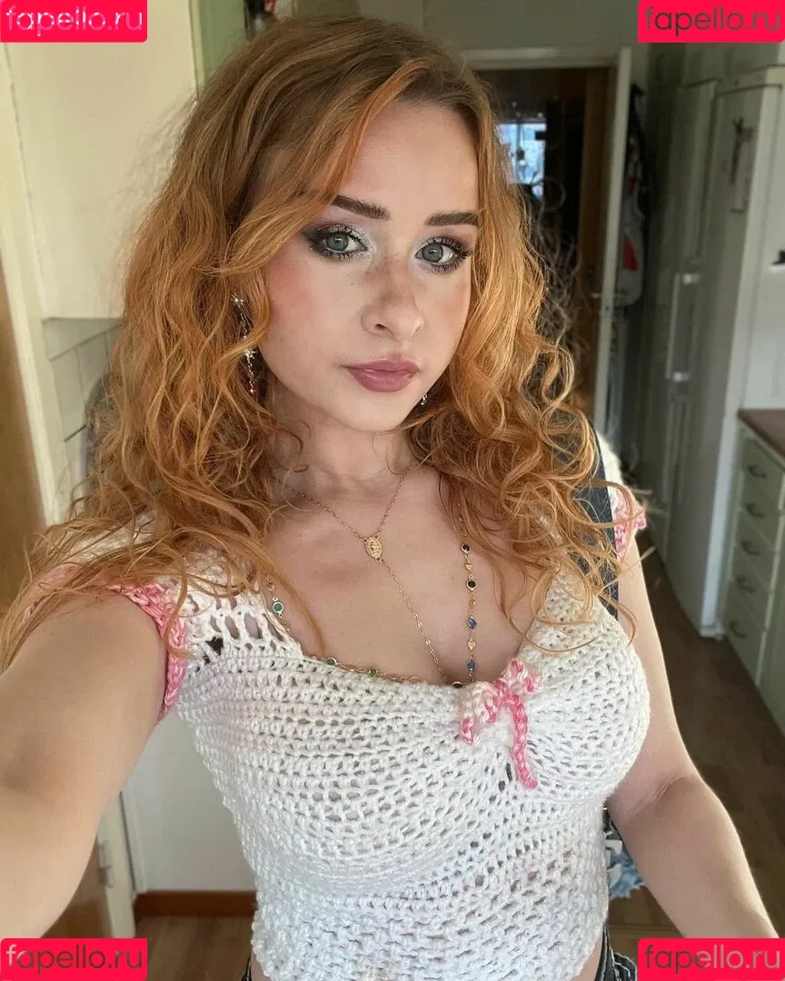 elina / yaboielina Onlyfans Photo Gallery 