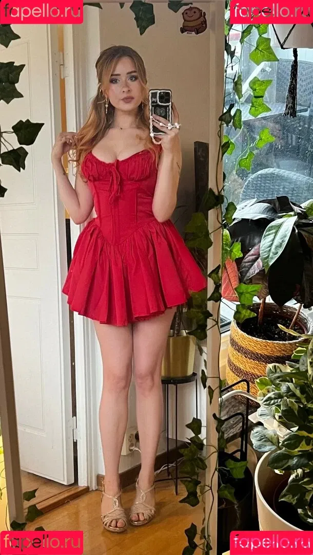 elina / yaboielina Onlyfans Photo Gallery 