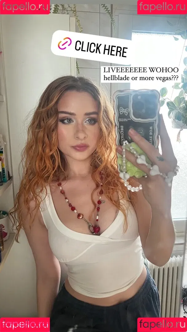 elina / yaboielina Onlyfans Photo Gallery 