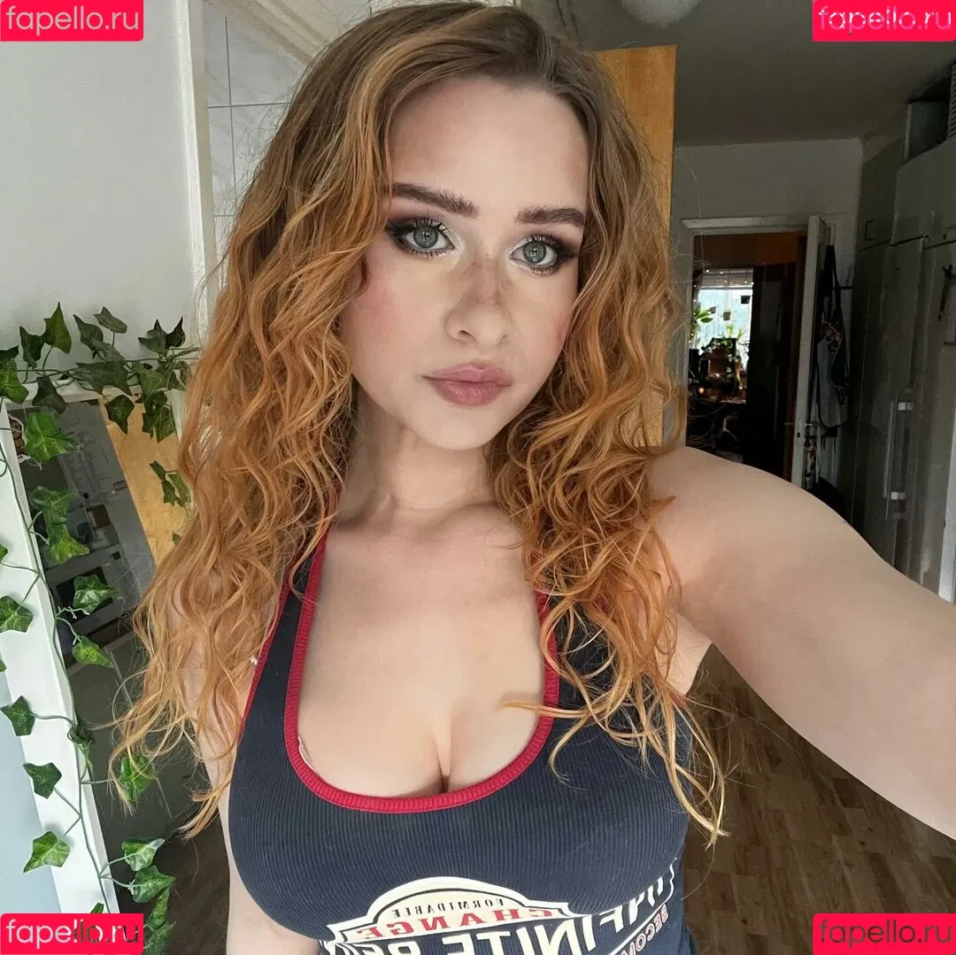 elina / yaboielina Onlyfans Photo Gallery 