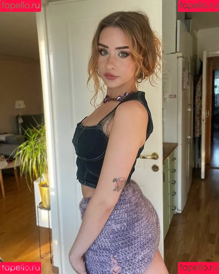 elina / yaboielina Onlyfans Photo Gallery 