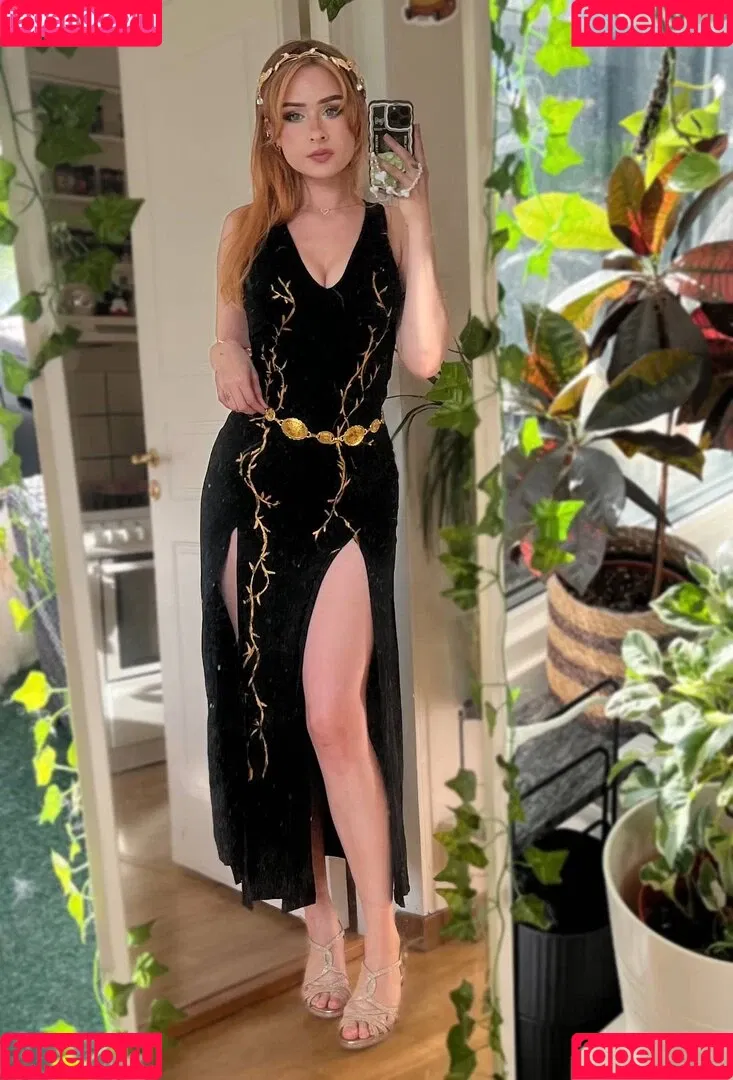 elina / yaboielina Onlyfans Photo Gallery 