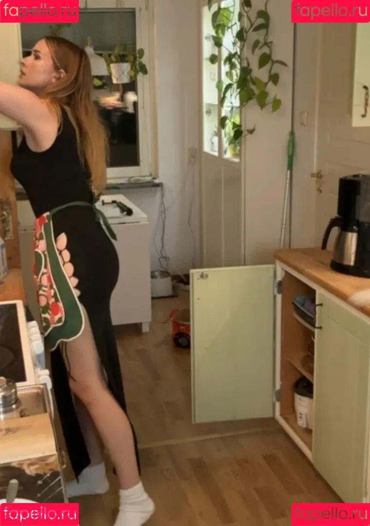 elina / yaboielina Onlyfans Photo Gallery 