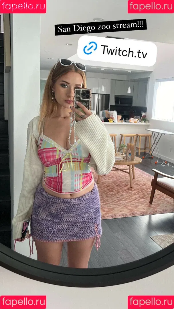 elina / yaboielina Onlyfans Photo Gallery 