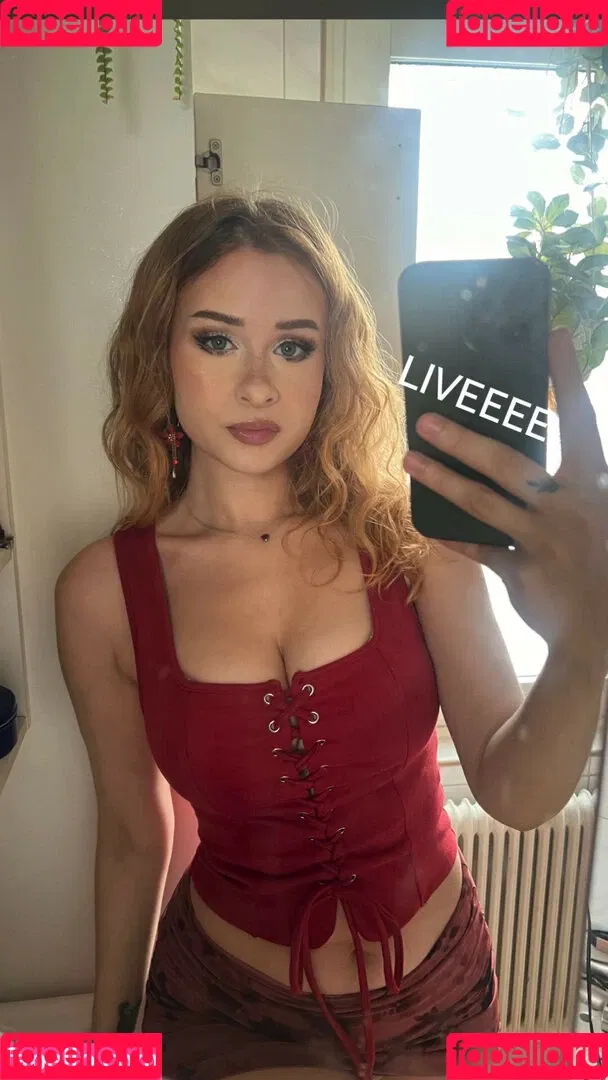 elina / yaboielina Onlyfans Photo Gallery 