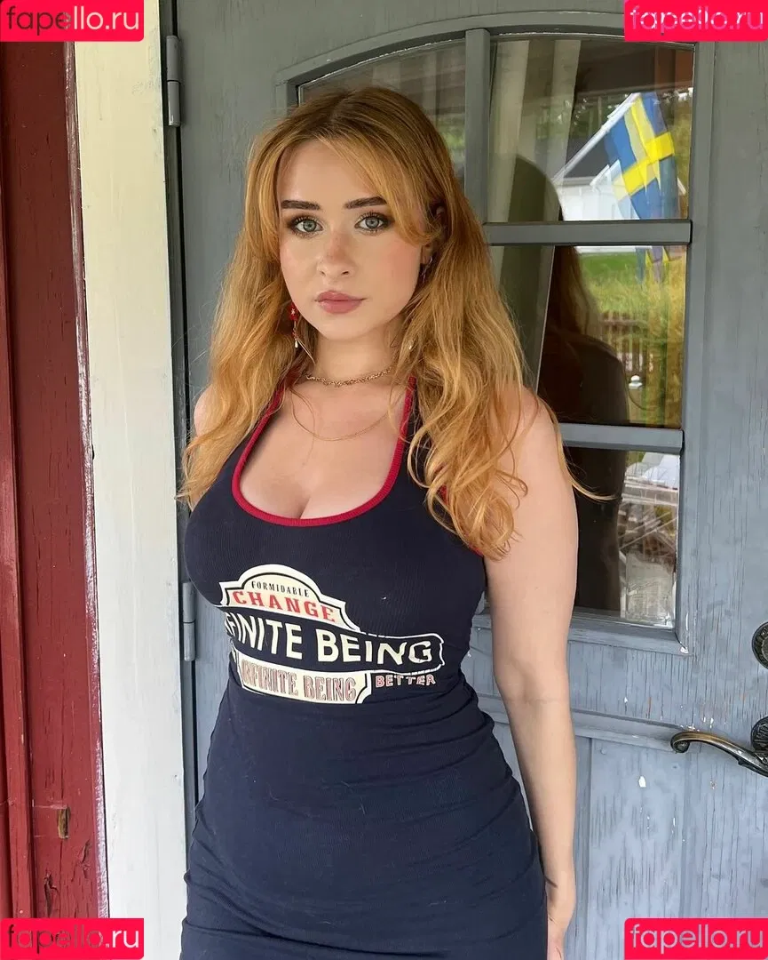 elina / yaboielina Onlyfans Photo Gallery 