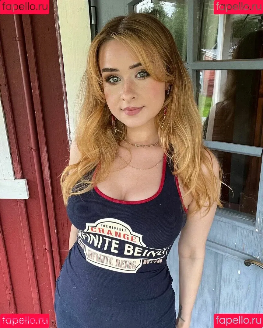 elina / yaboielina Onlyfans Photo Gallery 