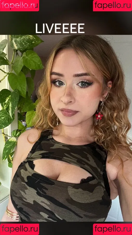 elina / yaboielina Onlyfans Photo Gallery 