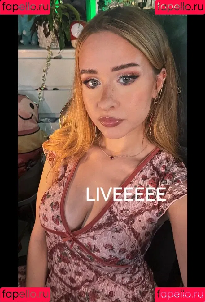 elina / yaboielina Onlyfans Photo Gallery 