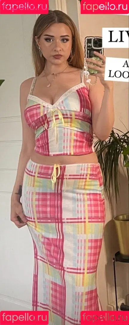 elina / yaboielina Onlyfans Photo Gallery 