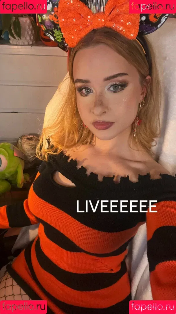 elina / yaboielina Onlyfans Photo Gallery 