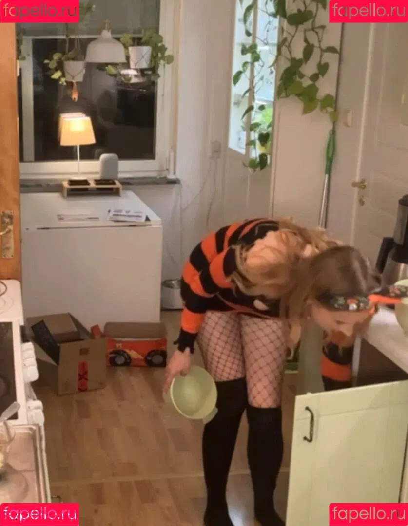 elina / yaboielina Onlyfans Photo Gallery 