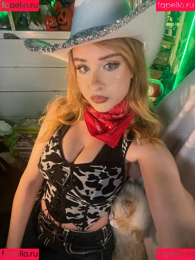 elina / yaboielina Onlyfans Photo Gallery 