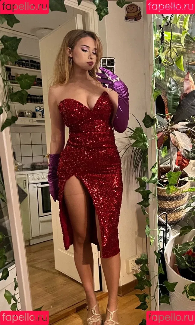 elina / yaboielina Onlyfans Photo Gallery 