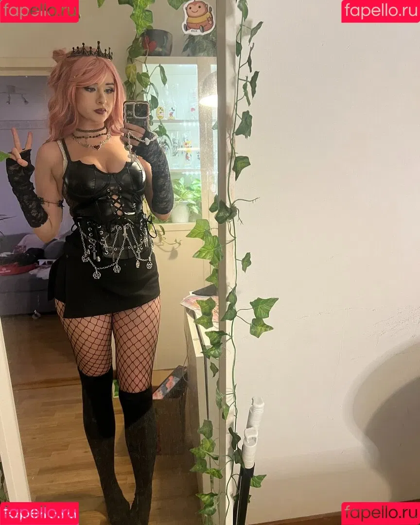 elina / yaboielina Onlyfans Photo Gallery 