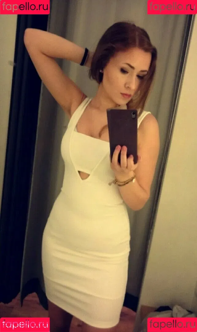 elina / yaboielina Onlyfans Photo Gallery 