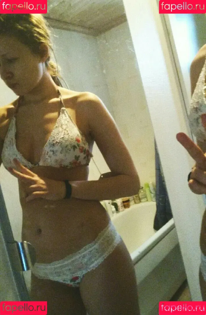 elina / yaboielina Onlyfans Photo Gallery 