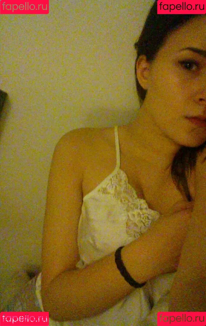 elina / yaboielina Onlyfans Photo Gallery 