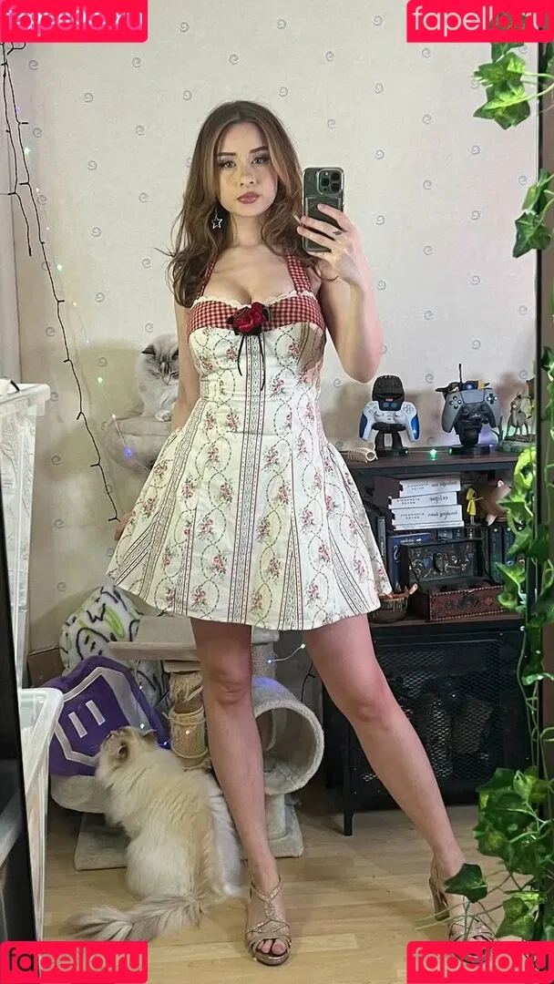 elina / yaboielina Onlyfans Photo Gallery 