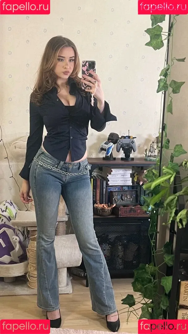 elina / yaboielina Onlyfans Photo Gallery 