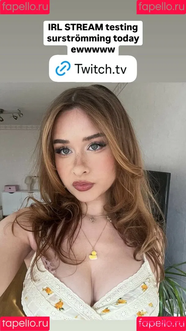 elina / yaboielina Onlyfans Photo Gallery 