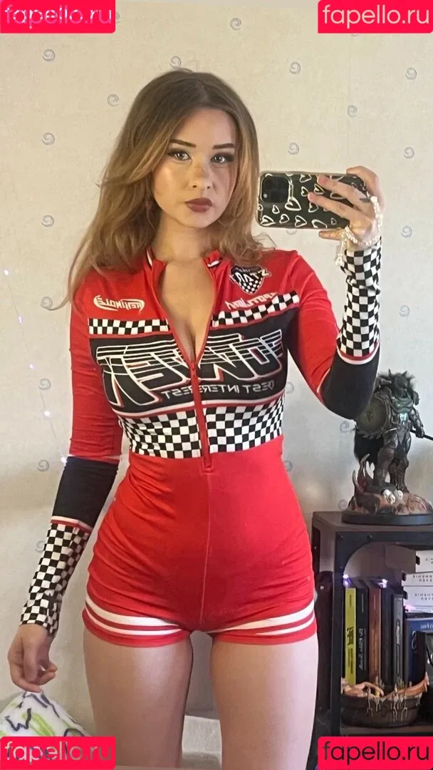 elina / yaboielina Onlyfans Photo Gallery 