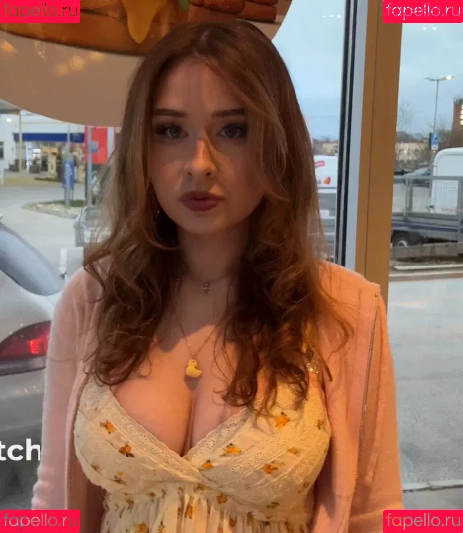 elina / yaboielina Onlyfans Photo Gallery 