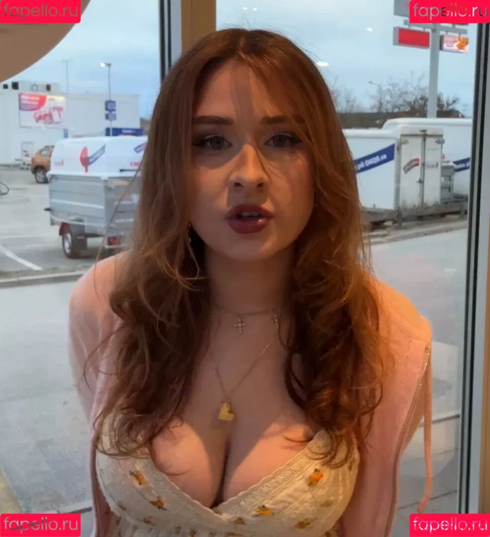 elina / yaboielina Onlyfans Photo Gallery 