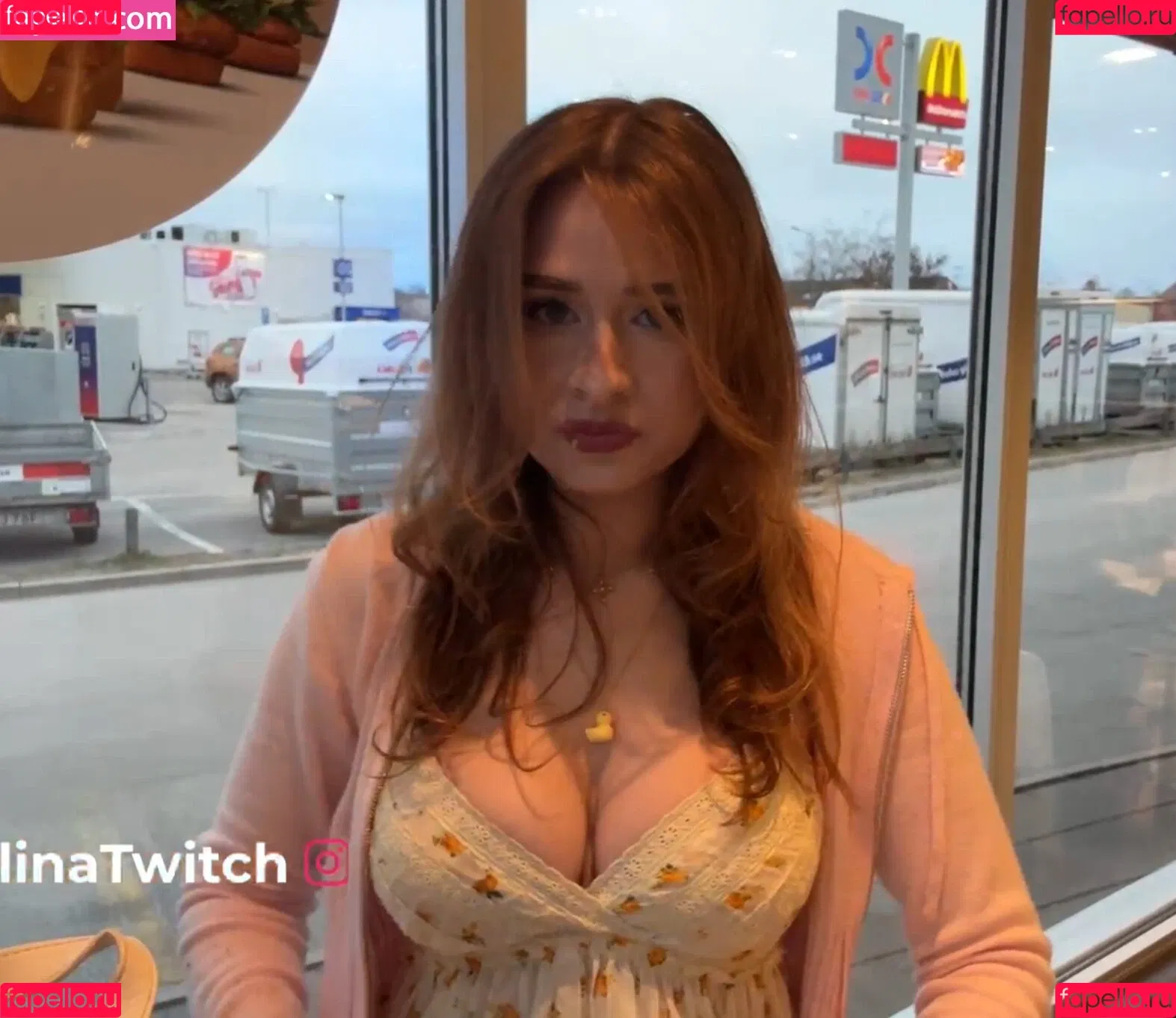 elina / yaboielina Onlyfans Photo Gallery 