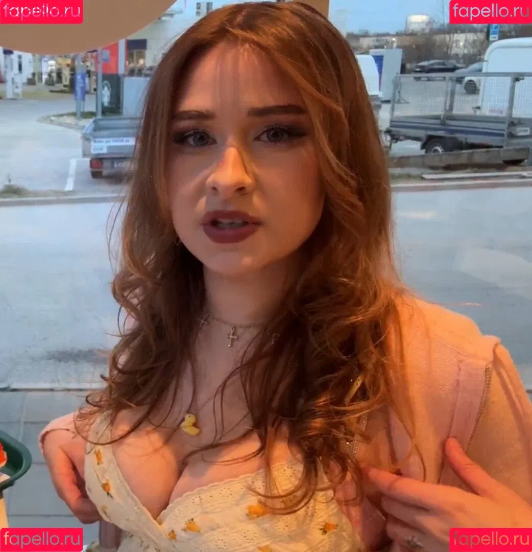 elina / yaboielina Onlyfans Photo Gallery 