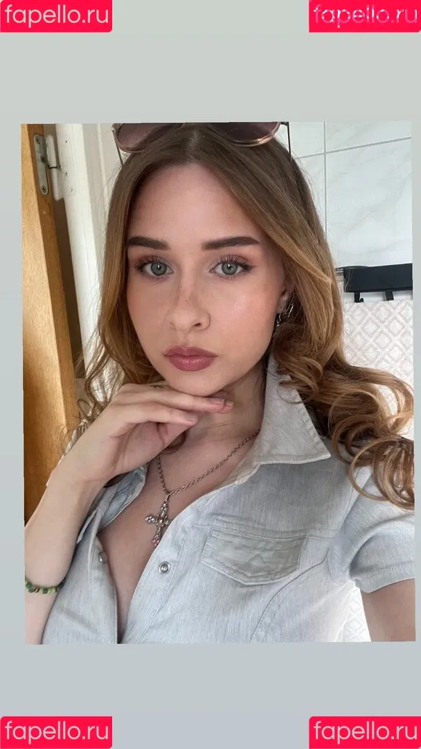 elina / yaboielina Onlyfans Photo Gallery 