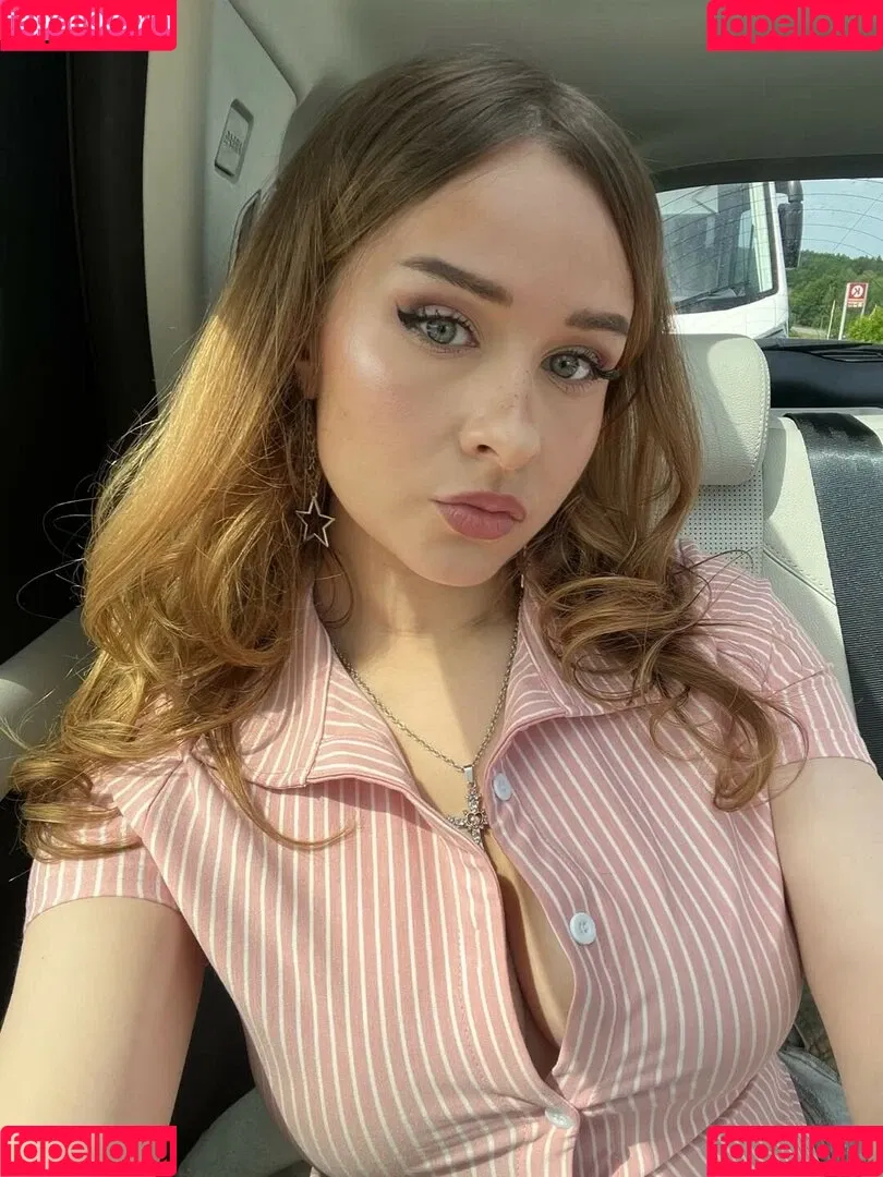 elina / yaboielina Onlyfans Photo Gallery 