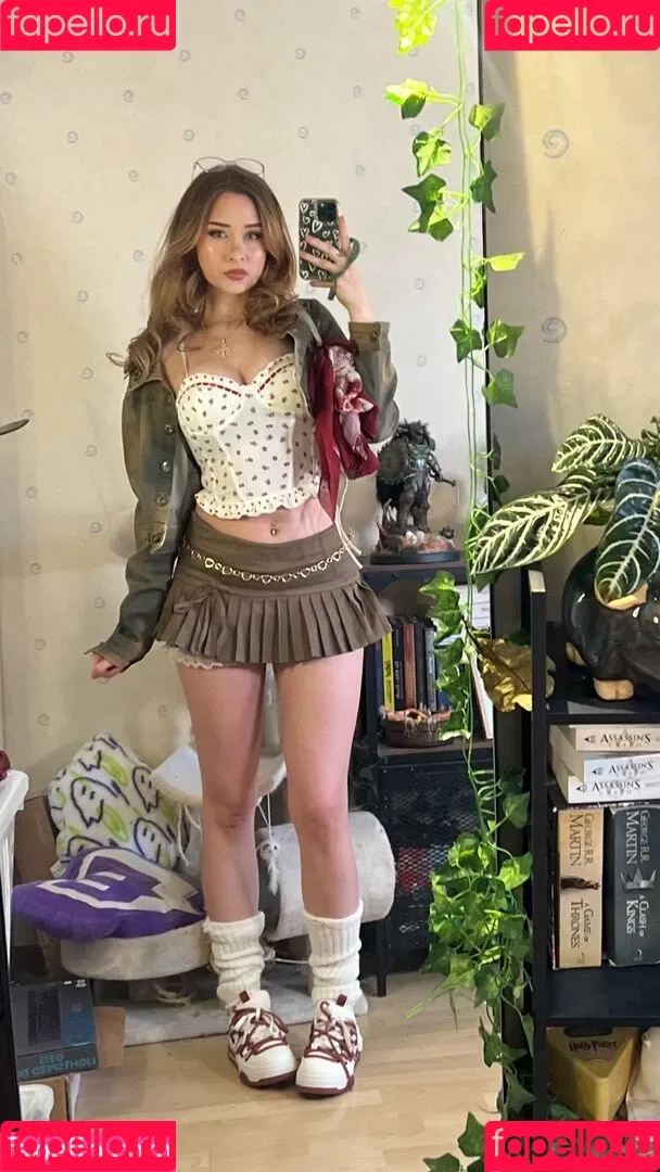 elina / yaboielina Onlyfans Photo Gallery 