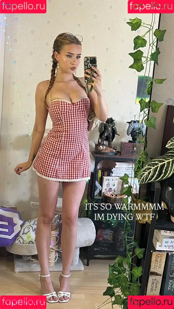 elina / yaboielina Onlyfans Photo Gallery 