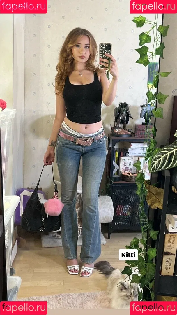 elina / yaboielina Onlyfans Photo Gallery 