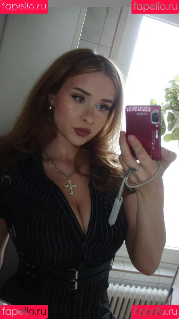 elina / yaboielina Onlyfans Photo Gallery 