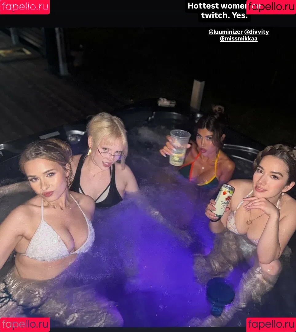 elina / yaboielina Onlyfans Photo Gallery 