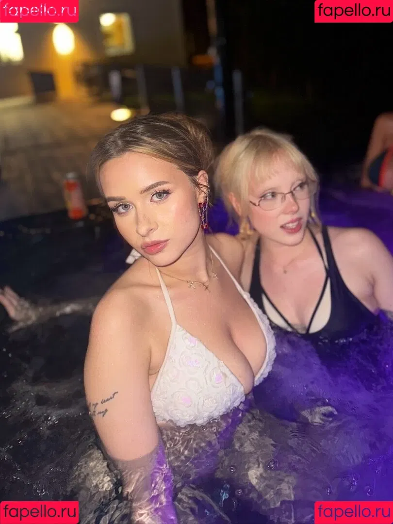 elina / yaboielina Onlyfans Photo Gallery 