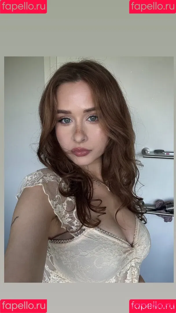 elina / yaboielina Onlyfans Photo Gallery 