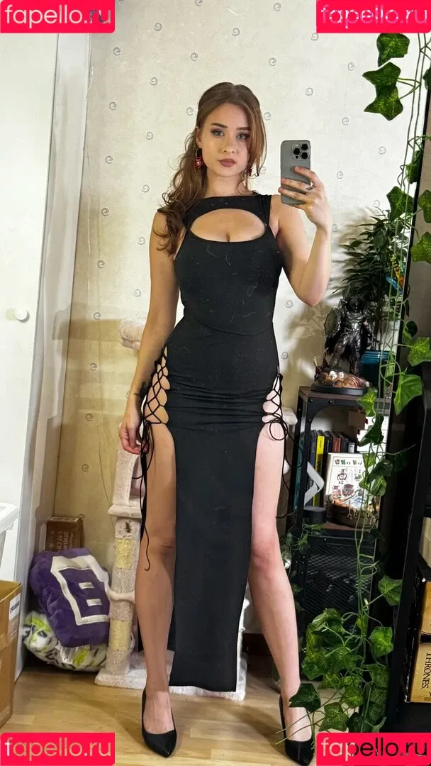 elina / yaboielina Onlyfans Photo Gallery 