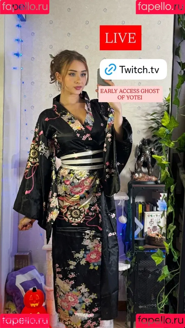 elina / yaboielina Onlyfans Photo Gallery 