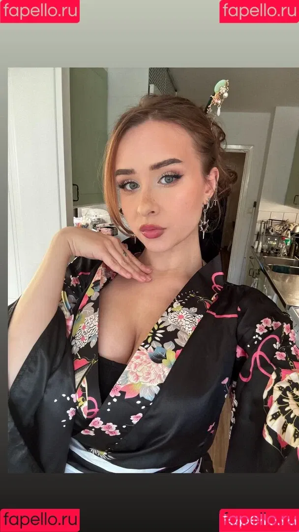 elina / yaboielina Onlyfans Photo Gallery 